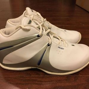 AND1 Basketball Shoe Men's size 9.5